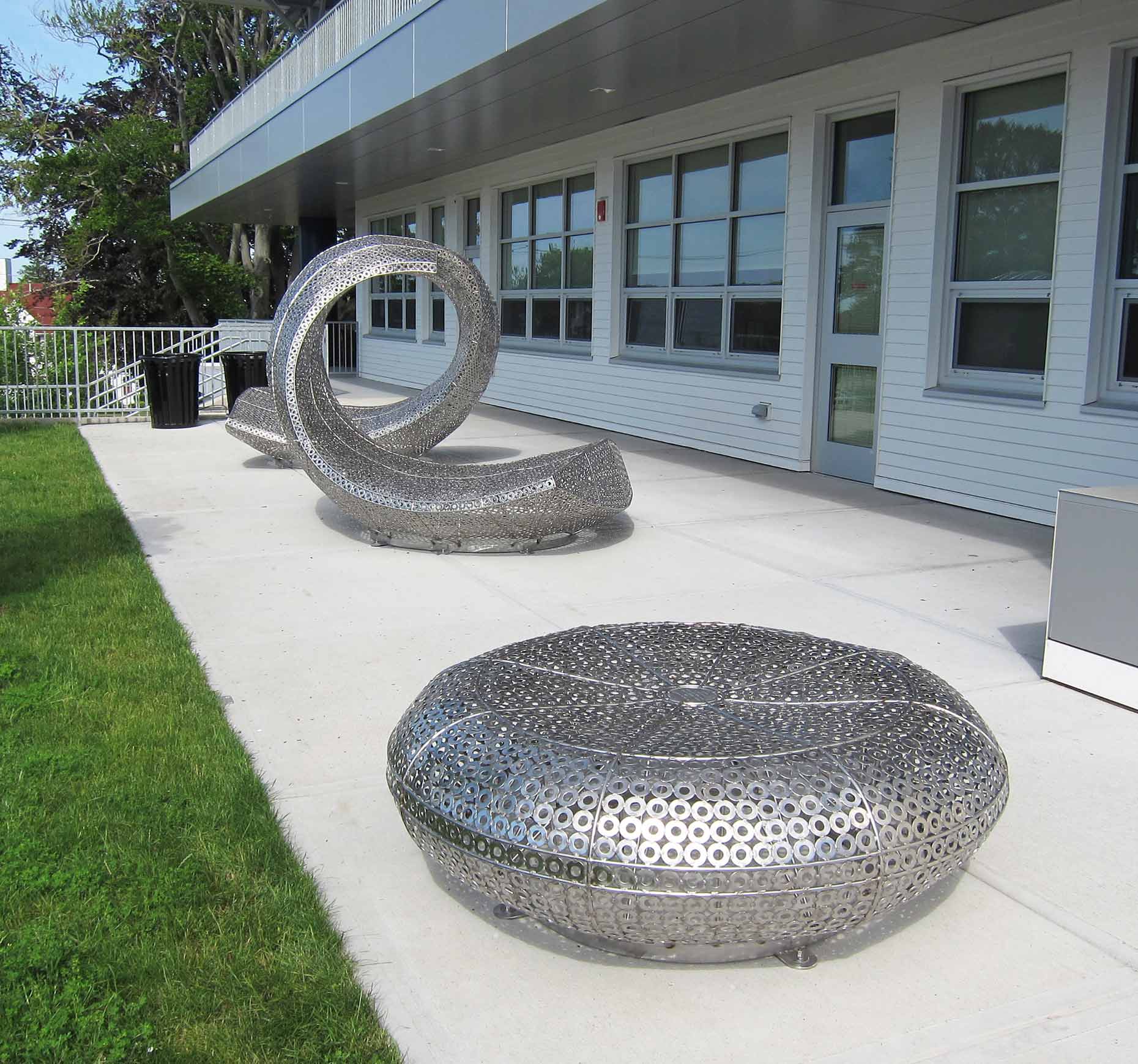 Making-waves_3  sculptural seating and public art installation by Peter Diepenbrock  East Bay Met School  Newport Rhode island